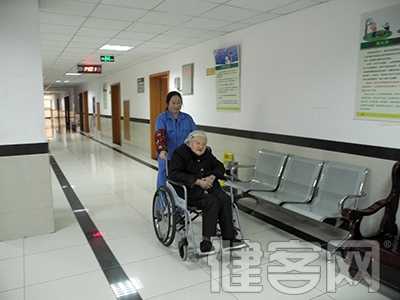 79歲老太停止心跳三分鐘後“復活”